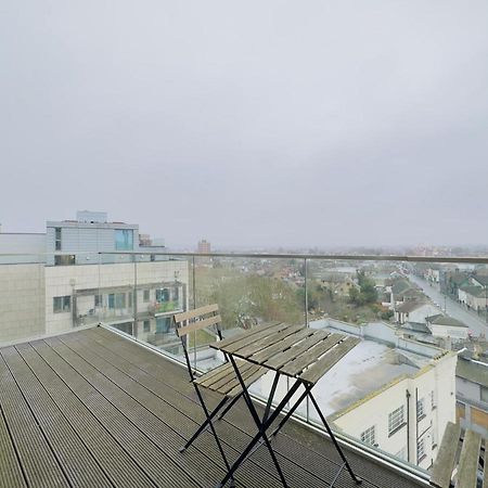 Luxurious Comfy Penthouse - Steps To East Croydon Train Station - Views Apartment Bagian luar foto