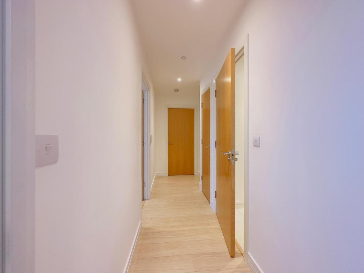 Luxurious Comfy Penthouse - Steps To East Croydon Train Station - Views Apartment Bagian luar foto