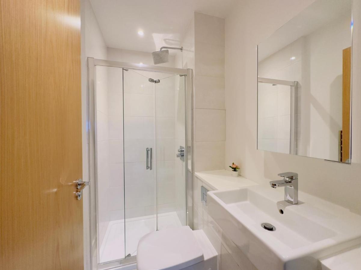 Luxurious Comfy Penthouse - Steps To East Croydon Train Station - Views Apartment Bagian luar foto