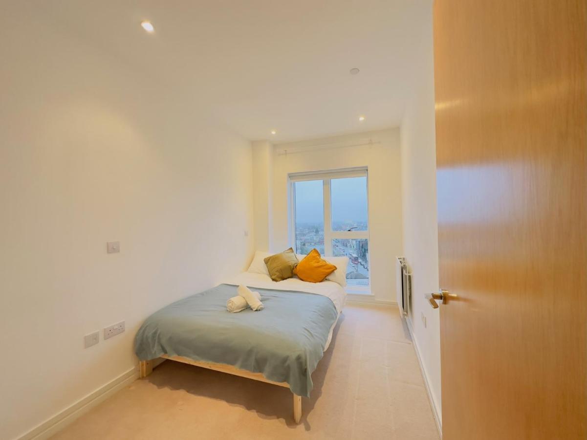 Luxurious Comfy Penthouse - Steps To East Croydon Train Station - Views Apartment Bagian luar foto