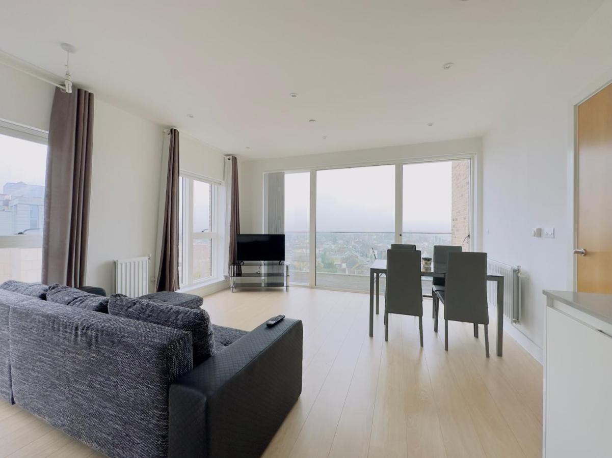 Luxurious Comfy Penthouse - Steps To East Croydon Train Station - Views Apartment Bagian luar foto