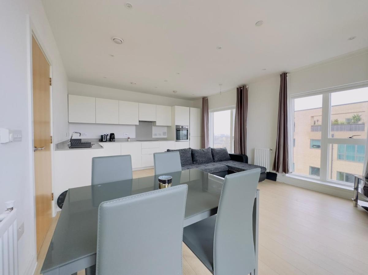 Luxurious Comfy Penthouse - Steps To East Croydon Train Station - Views Apartment Bagian luar foto