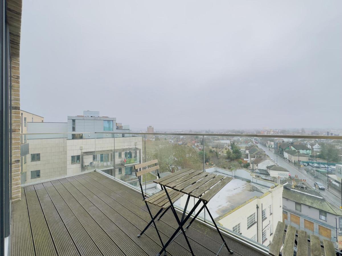 Luxurious Comfy Penthouse - Steps To East Croydon Train Station - Views Apartment Bagian luar foto