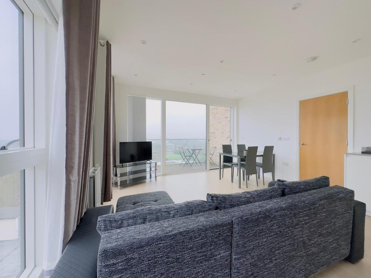 Luxurious Comfy Penthouse - Steps To East Croydon Train Station - Views Apartment Bagian luar foto