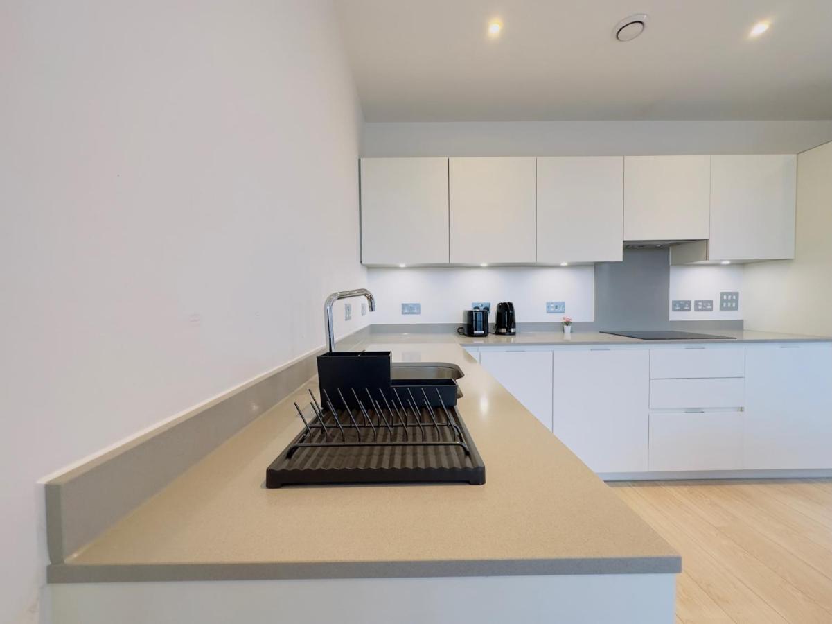Luxurious Comfy Penthouse - Steps To East Croydon Train Station - Views Apartment Bagian luar foto