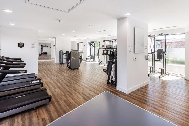 Luxurious Comfy Penthouse - Steps To East Croydon Train Station - Views Apartment Bagian luar foto